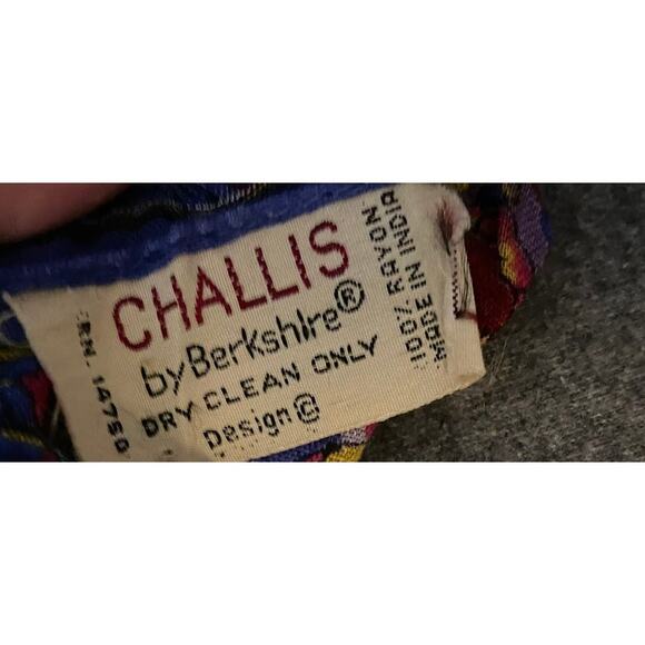 Challis by Berkshire Scarf Made in India Rayon Blue Red Floral Scarf 32" x 32" - Picture 3 of 5